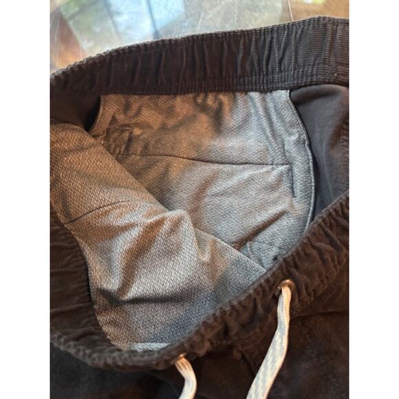 Vuori Shorts Mens Extra Large Optimist Corduroy 8" Inseam Elastic Waist XL - Picture 8 of 8